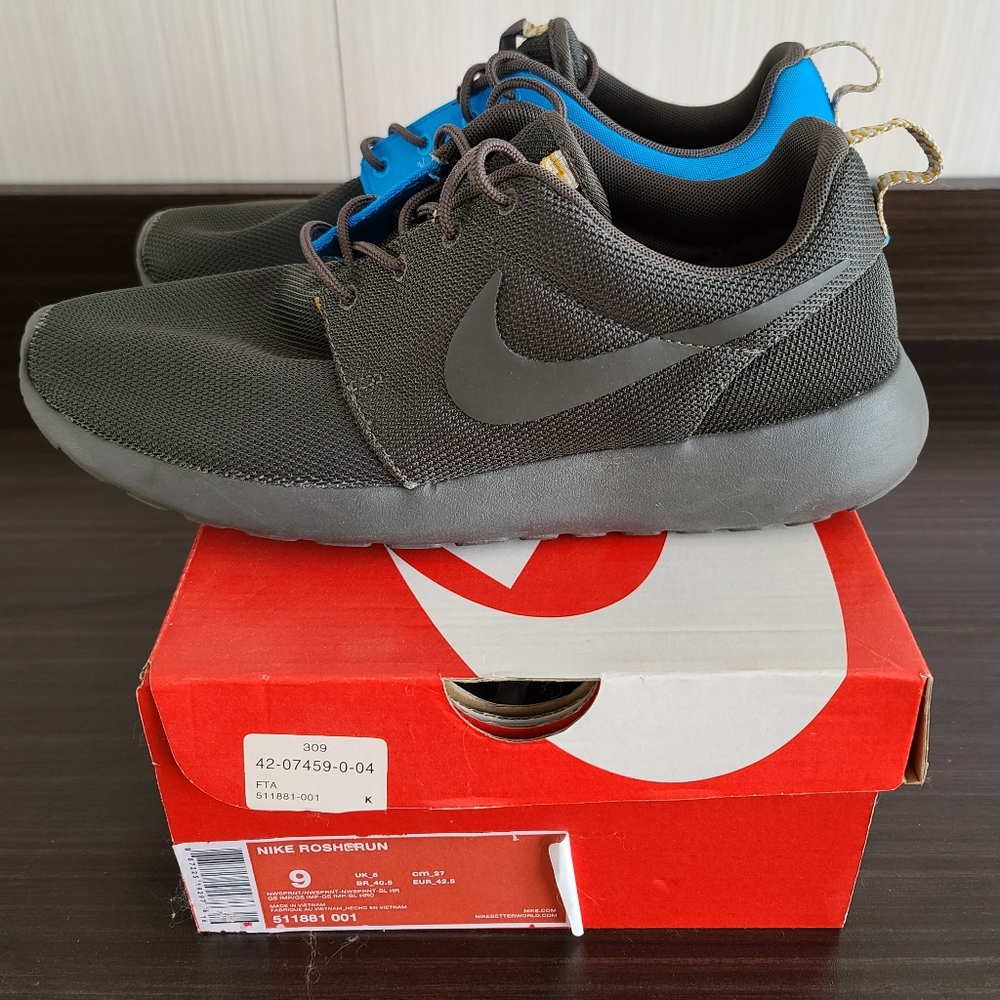 Men's Nike Roshe Size 9